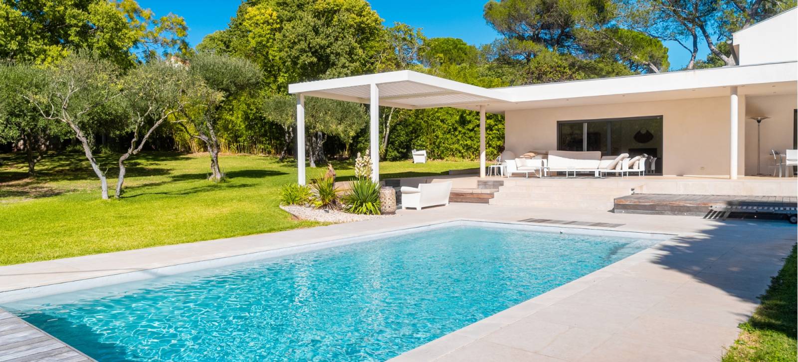 pergola frejus
