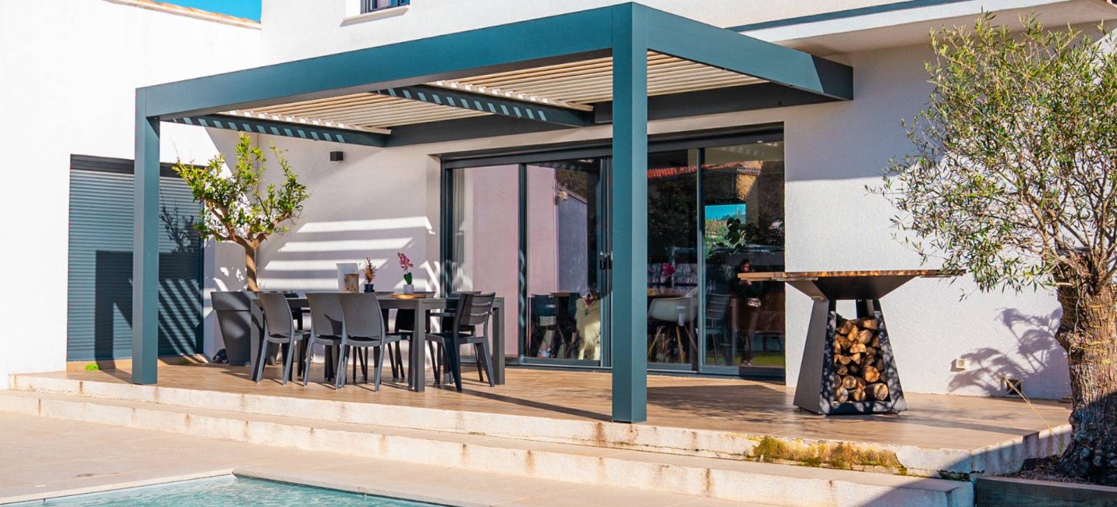 pergola avec terrasse aménagée saint-tropez