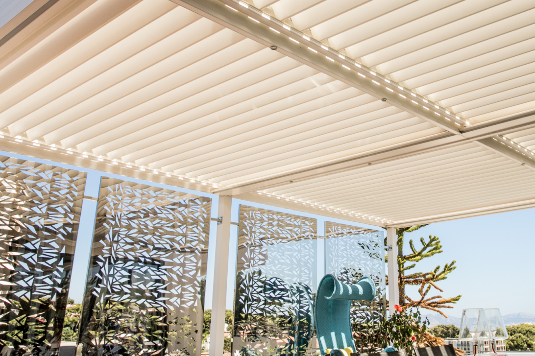 Pergola design pour maison d'architecte à La Bastide