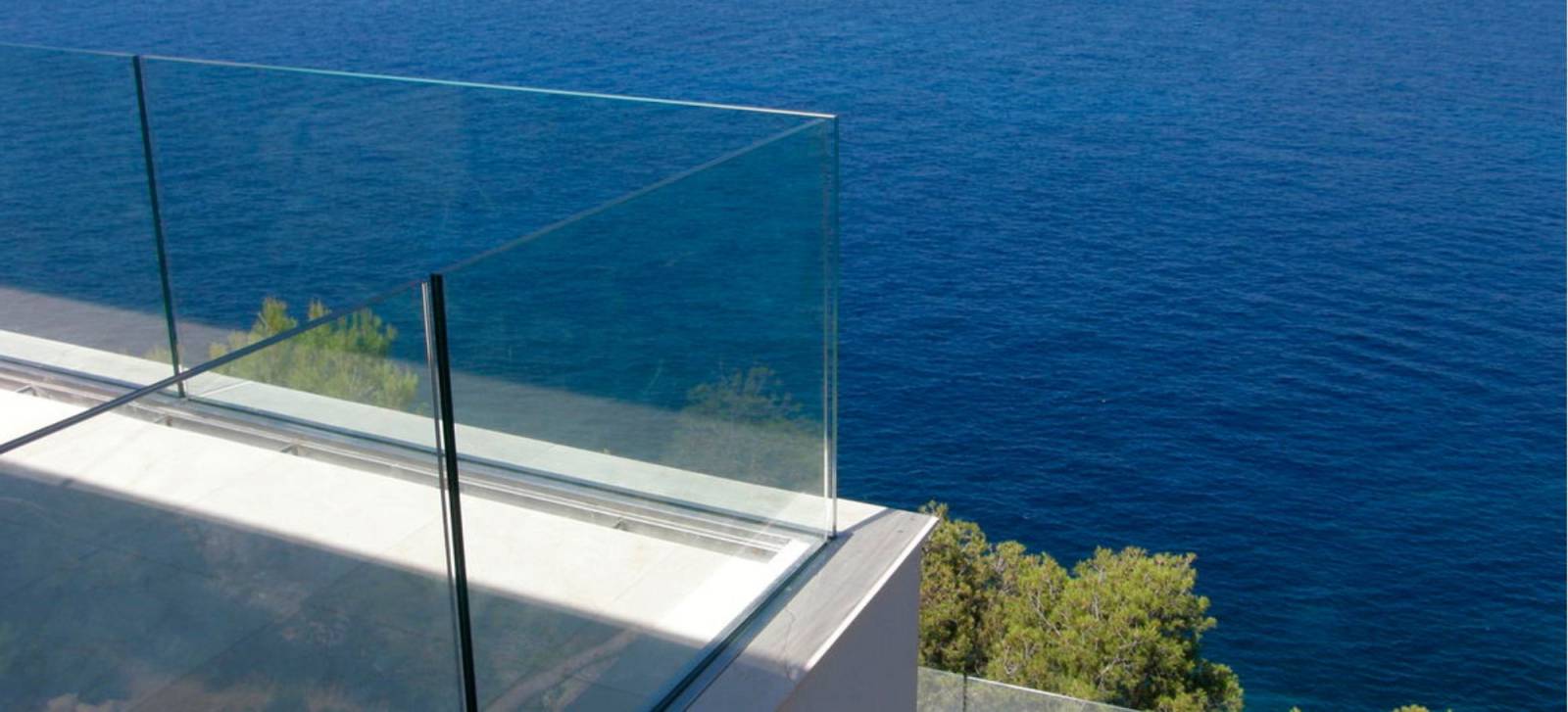 Garde-corps en verre, installateur dans le Var 