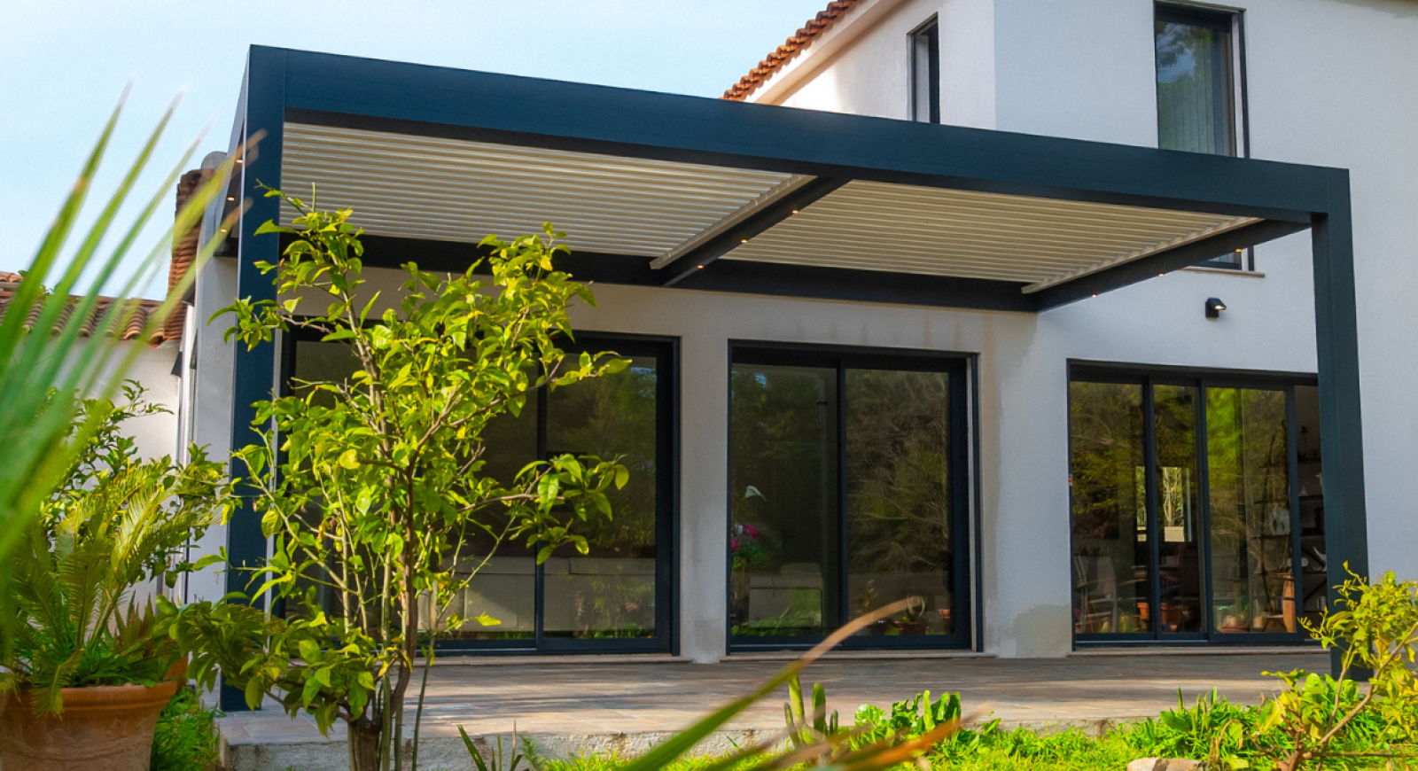 Comment fixer une pergola dalle sur plot - Fréjus