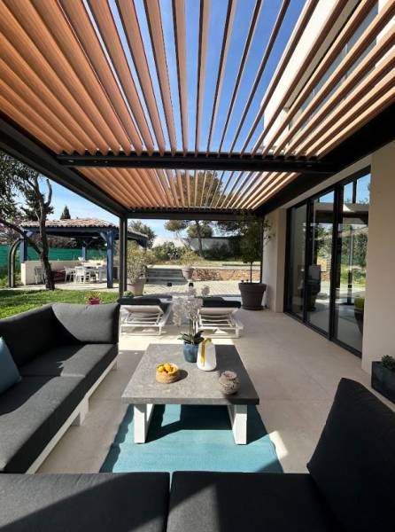 Créer sa cuisine d'été sous sa pergola bioclimatique à Hyères : nos conseils pratiques et inspirations