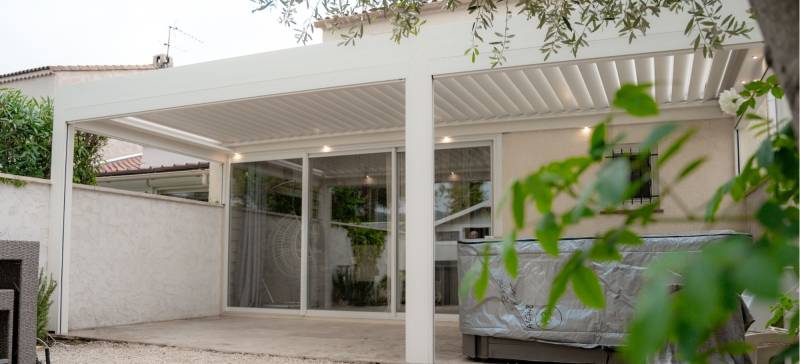véranda bioclimatique splendide à Hyères 
