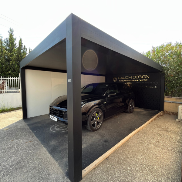 Aménager votre extérieur avec notre carport Cauchi design pour protéger votre véhicule des intempéries à Toulon