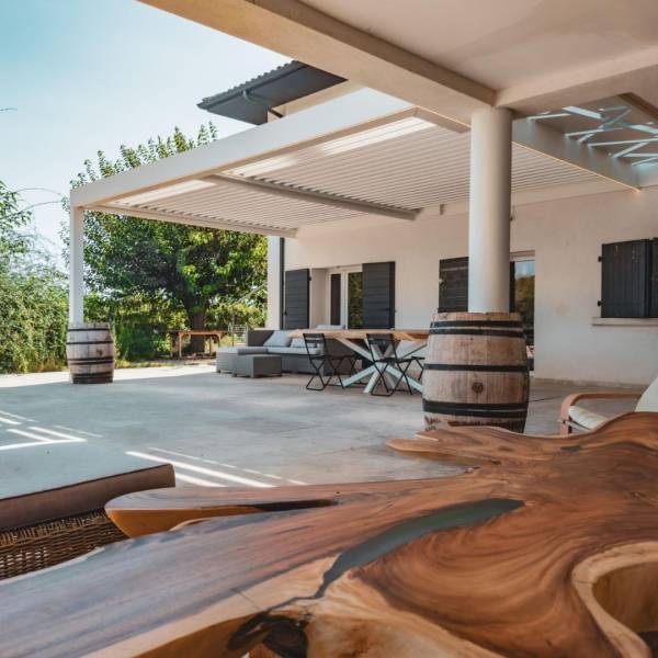 pergola bioclimatique blanche hyères