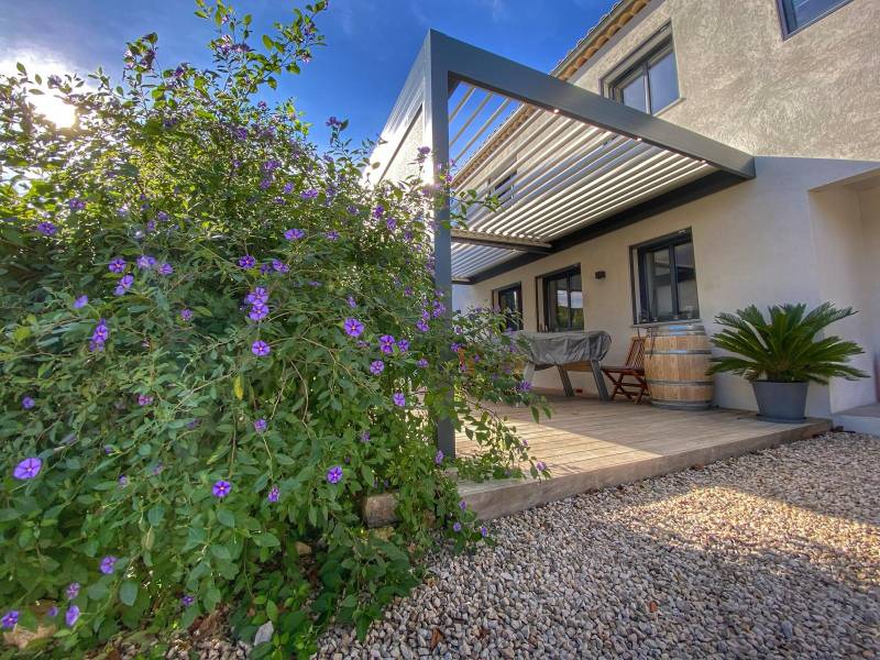 Pergola bioclimatique à lames orientables Cauchi Design