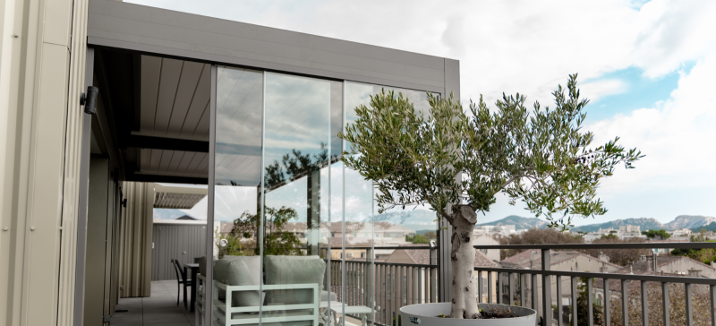 Fermeture en verre pour balcon à Toulon 